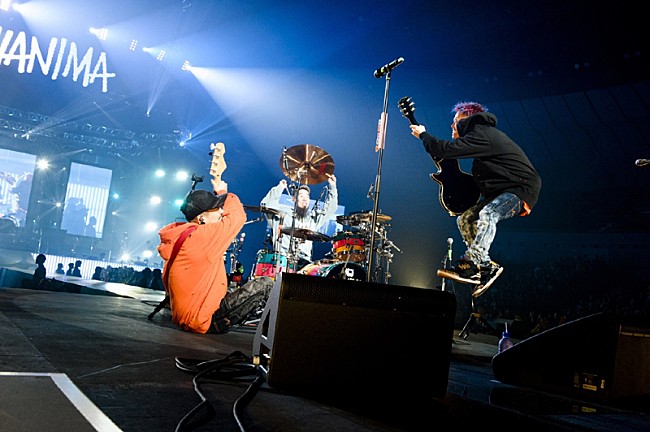 「(セトリ有)WANIMAがアリーナ編ツアー開幕、未発表の新曲初披露＆ストリングス・ピアノ従え初パフォーマンスも」1枚目/4