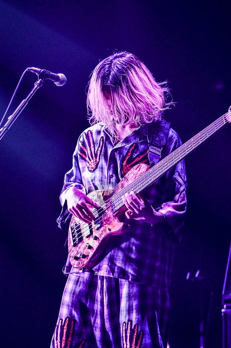 レポート 今のone Ok Rockが無敵のロック バンドである理由 最新アルバム Eye Of The Storm ツアー東京公演を見て Daily News Billboard Japan