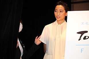 「杏、夫・東出の不倫騒動にコメント　「今後についてはゆっくり考えたい」」