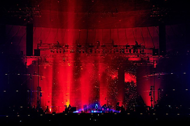 「the GazettE、横アリ公演より「Falling」ライブ映像を公開」1枚目/4