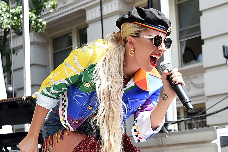 レディー・ガガ、国際女性デーを記念したApple Musicプレイリストを公開 