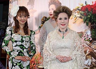 「デヴィ夫人「どんな病気も跳ね返します」　激動の８０年を振り返る展覧会を開催」