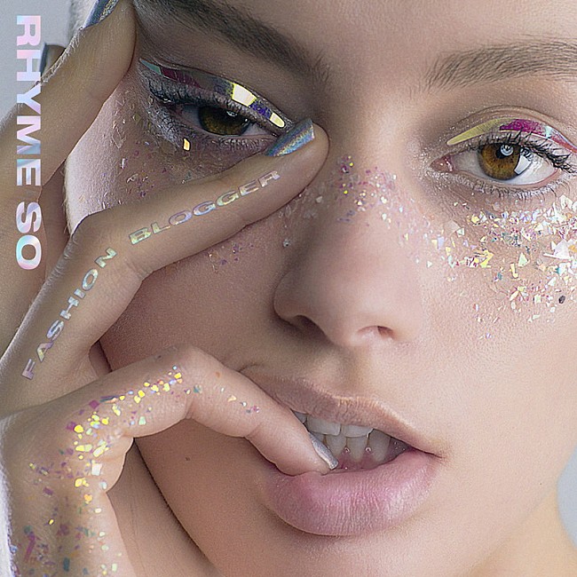 「大沢伸一の新ユニット・RHYME SO、SG『Fashion Blogger』MV公開」1枚目/3