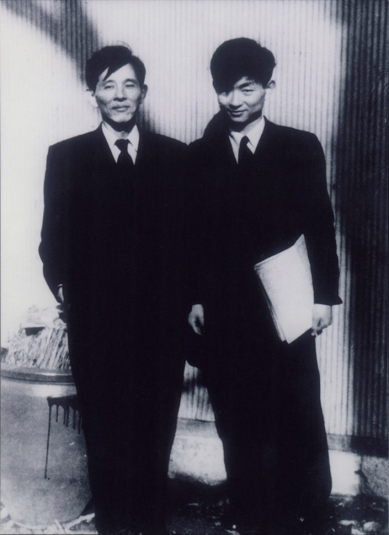 「斎藤秀雄先生と小澤征爾(c)ヴェローザジャパン」3枚目/4