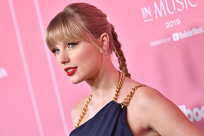 「テイラー・スウィフト、「Famous」を巡るカニエとの会話が新たにリークされたことに反応」1枚目/1