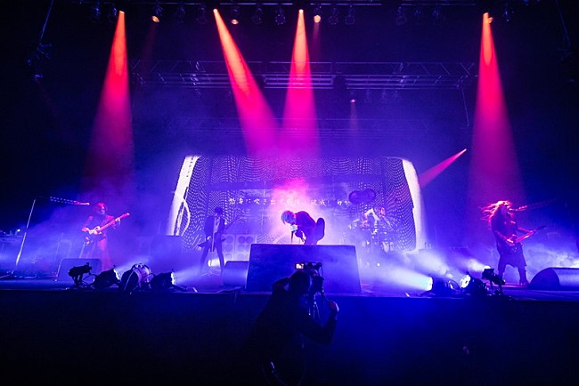 「DIR EN GREY、歴史的な無観客ライブ『The World You Live In』世界で話題に」1枚目/9