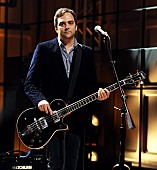 「アダム・シュレシンジャーの死を受けて、ファウンテンズ・オブ・ウェインの楽曲が米ビルボード・チャートに復活」1枚目/1