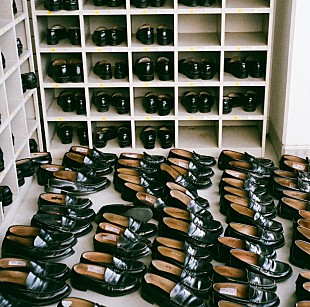 「yonigeの新曲「ここじゃない場所」先行配信、アルバム『健全な社会』収録曲」