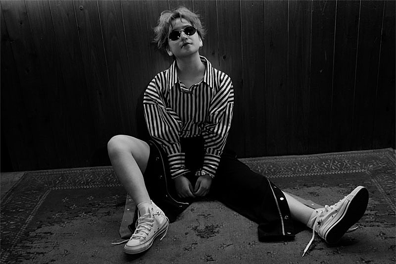 バイノーラルマイク使用のリアル音声ライブを公開、ゆらぎのある歌声で注目のmahina