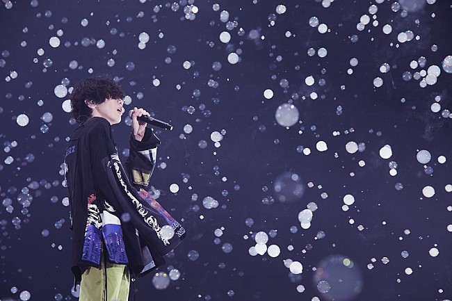 「【米津玄師 2019 TOUR / 脊椎がオパールになる頃】ライブ写真」4枚目/9