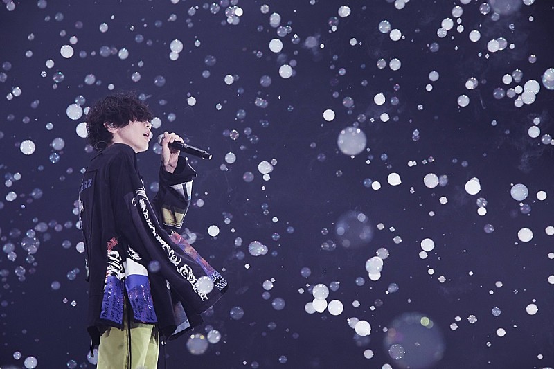 「【米津玄師 2019 TOUR / 脊椎がオパールになる頃】ライブ写真」4枚目/9