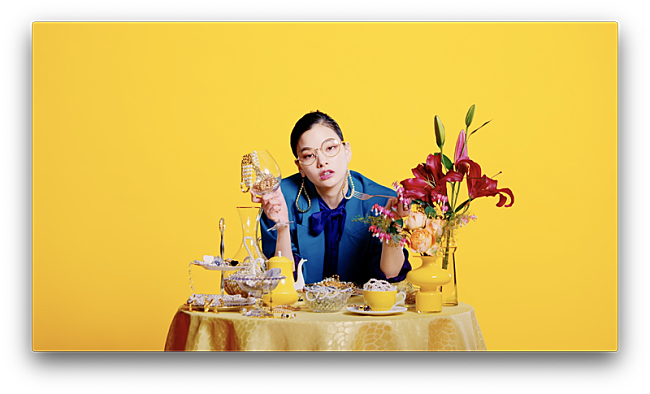 「SHE&#039;S、美しい女性が崩壊していく「Ugly」MV公開」1枚目/11