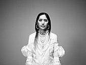 「AAAMYYY、SF的世界観をさらに進化した新曲「Leeloo」配信リリース」1枚目/2