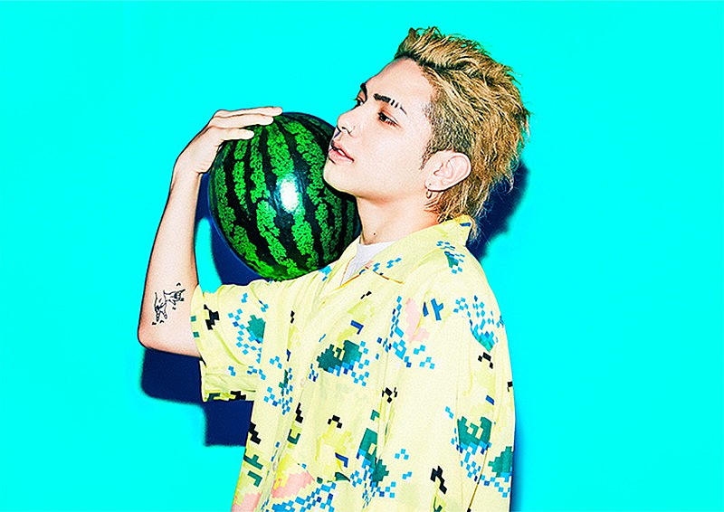 「Rude-α、新曲はサマーポップチューン「今年の夏は女神ちゃんには騙されたい（笑）」」1枚目/1