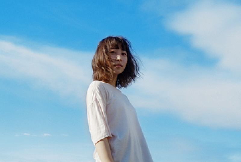 シンガーソングライター果歩、3か月連続配信シングル第2弾「街と花束」をリリース 