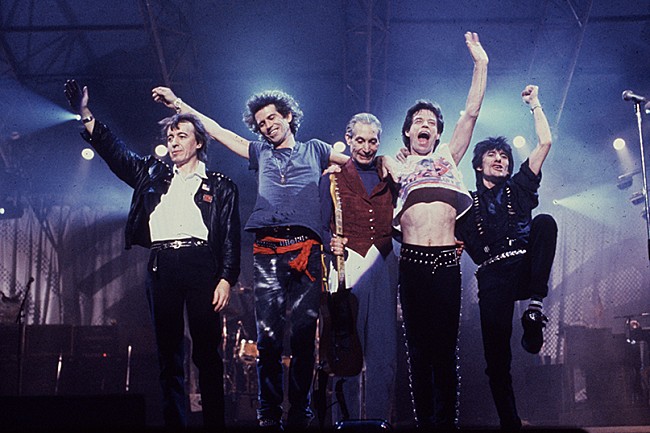 「ザ・ローリング・ストーンズ、アクセル・ローズ/エリック・クラプトンらが参加した1989年ライブの映像作品を9/25に発売」1枚目/3