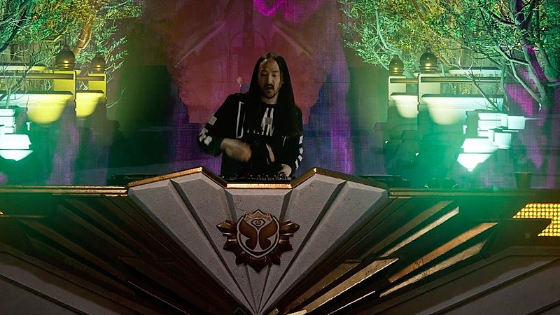 「スティーヴ・アオキ、きゃりーぱみゅぱみゅ「にんじゃりばんばん」リミックスのライブ映像公開」1枚目/7