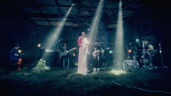 「東京事変の新曲「赤の同盟」MV公開、ドラマ『私たちはどうかしている』主題歌」1枚目/8