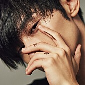 「SKY-HI、初のベスト・アルバム『SKY-HI&amp;#039;s THE BEST』全収録内容を発表」1枚目/2