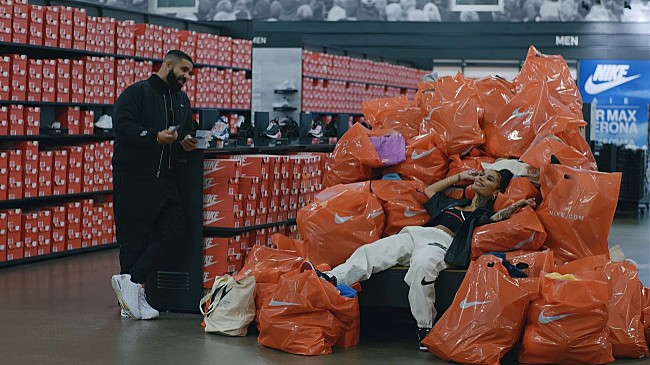 「ドレイク、スター選手多数出演の新曲「Laugh Now Cry Later」MV解禁」1枚目/5