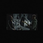 「FKJxトム・ミッシュ、コラボ曲「Losing My Way」のライブ映像公開」1枚目/1