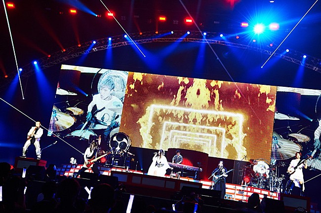 「＜ライブレポート＞和楽器バンド コロナ禍で揺らぐ有観客ライブのこれからに大きな足跡を残す」1枚目/14