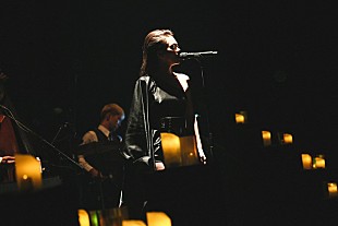 「＜ライブレポート＞小柳ゆき、初の生配信ライブで届けた胸に深く染み渡るパワフルで透明感のある歌声」