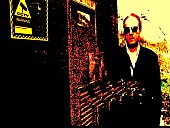 「キャバレー・ヴォルテールの新AL『シャドー・オブ・フィアー』11月発売、新曲「Vesto」公開」1枚目/2