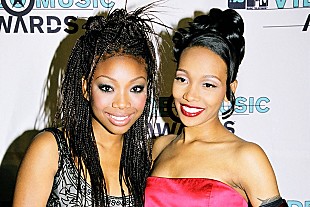 「ブランディ＆モニカ、対決型生配信ライブ『Verzuz』に参戦」