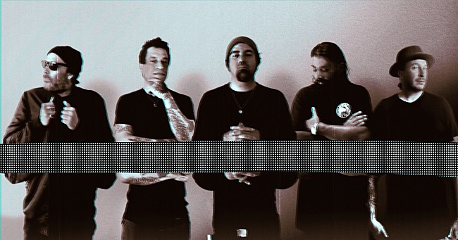 「デフトーンズ、9/25発売の最新AL『Ohms』 からタイトル・トラックをリリース」1枚目/2