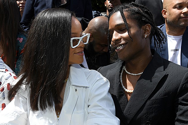 「リアーナ＆エイサップ・ロッキー、Q&amp;A形式の対談動画で美容やファッションについて語る」1枚目/1