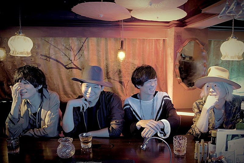 THE PINBALLS、セルフカバーAL『Dress up』より「悪魔は隣のテーブルに」MV公開 