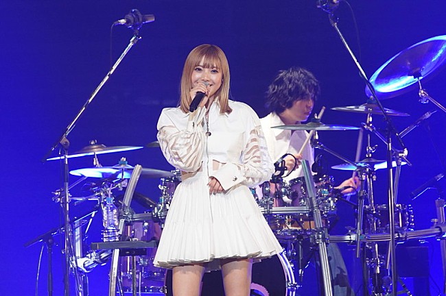 「安斉かれん、自身初のライブパフォーマンス【a-nation online 2020】」1枚目/4
