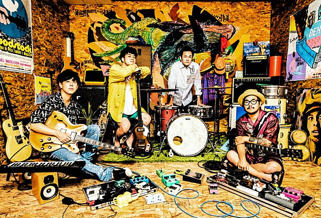 「DENIMS、360°カメラで撮影「Crybaby」MVをプレミア公開＆トーク配信番組も」1枚目/4