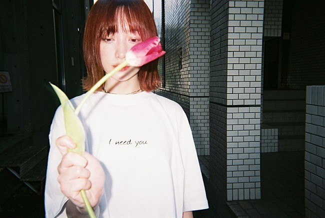 「吉田凜音×Rin音、コラボ曲「clothing journey」自然体な2人を捉えたMV公開」1枚目/3