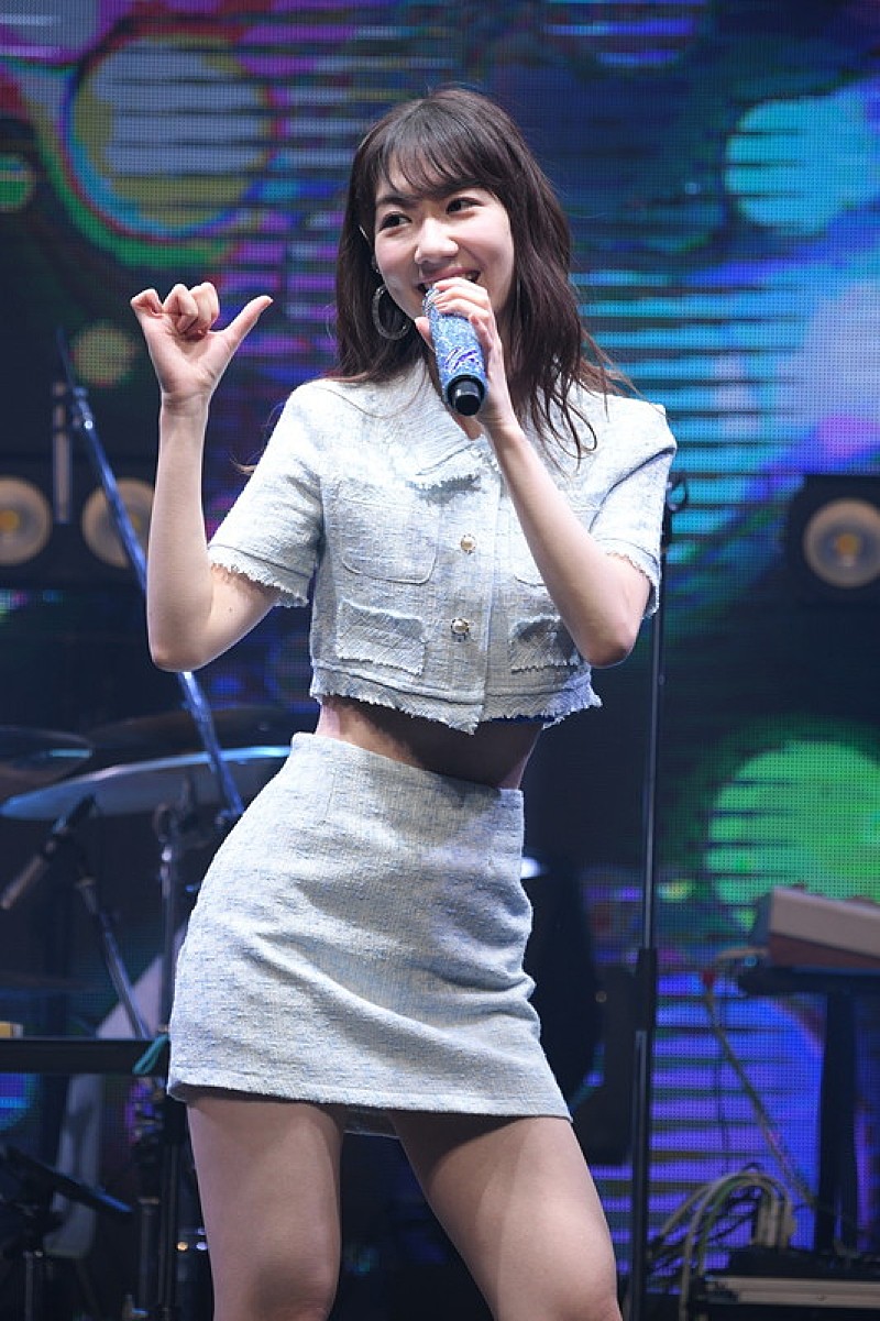 柏木由紀、AKB48名曲も歌った生配信ライブでディナーショー開催を発表