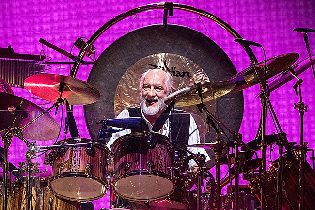 「ミック・フリートウッド、バンドの楽曲を使ったバイラルTikTok動画を再現」1枚目/1