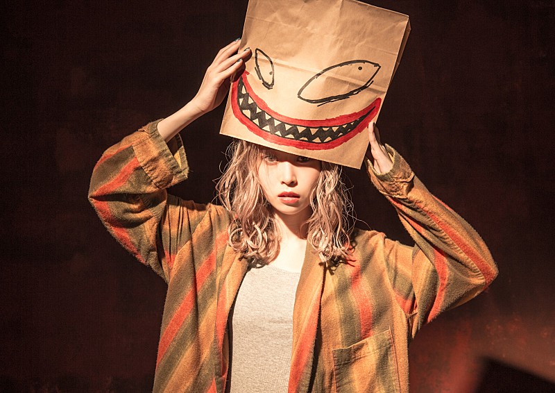 藤川千愛、3rdフルアルバム『HiKiKoMoRi』ジャケットアートワーク＆収録内容を公開