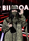 「【2020 #BBMAs】ビリー・アイリッシュが＜トップ女性アーティスト賞＞を受賞」1枚目/1