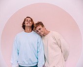 「サーフェシズ、メンバーも参加する『サンデイ・ベスト』オンライン・リリース・イベントに5名様をご招待」1枚目/2