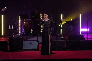 「May J.、国民的アニソン「紅蓮の弓矢」をカバー」