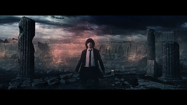 「宮本浩次、自身が“異邦人”となって彷徨い続けるMV公開」1枚目/3