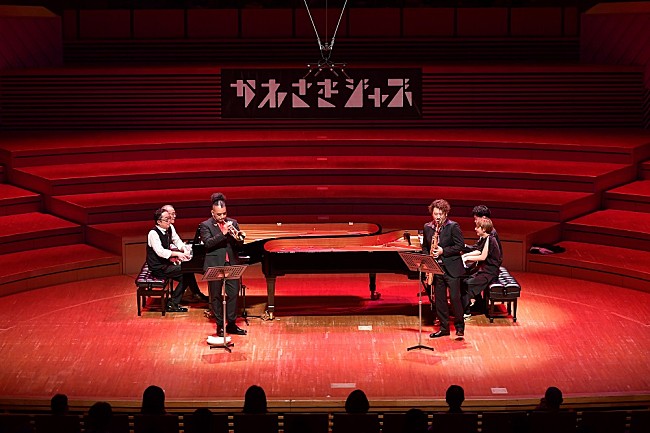 「＜ライブレポート＞山下洋輔/スガダイロー/桑原あい/奥田弦、世代を超えたピアニストによる競演」1枚目/1