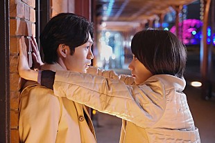 「「＃リモラブ」波瑠が松下洸平に逆壁ドン＆告白　「美々先生、世界一かわいい告白だわ」」