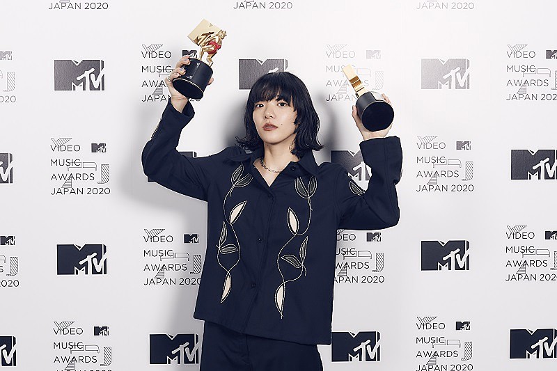 【MTV VMAJ 2020】あいみょん「裸の心」が最優秀ビデオ賞を受賞　NiziU、瑛人、JO1、マカえんら12組がパフォーマンス