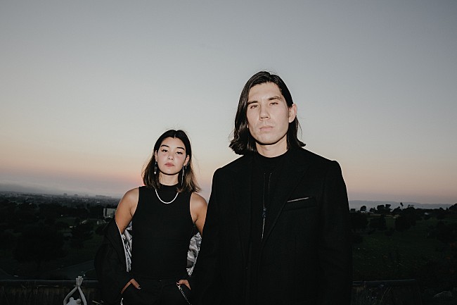 「グリフィン、ゲストにオードリー・ミカを迎えた新曲「Safe With Me」を公開」1枚目/4