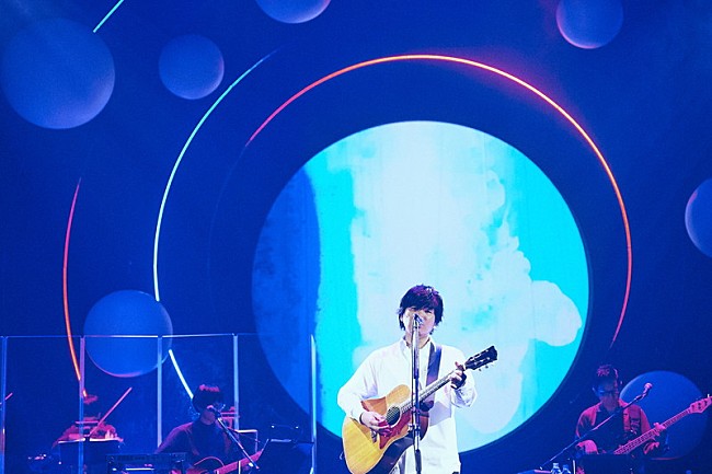 「秦 基博、音と映像で魅せた配信ライブ【コペルニクス】」1枚目/9