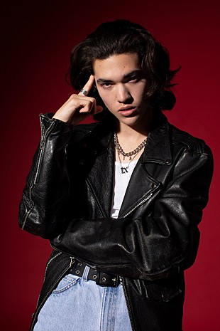 「コナン・グレイ、ストリート・ブランドXLARGEとのコラボ商品の販売決定」