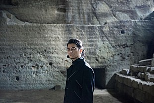 「KREVAがラジオパーソナリティ担当、新曲「Fall in Love Again feat. 三浦大知」制作秘話も」