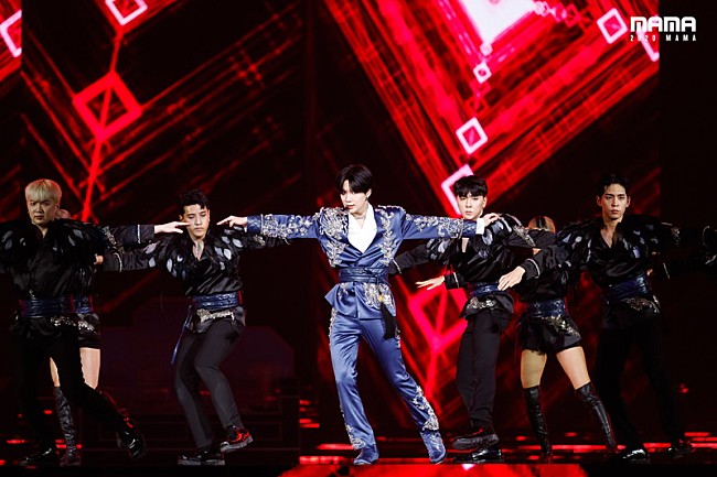 「【#2020MAMA】トップバッターはテミン、Jessiとファサ（MAMAMOO）がコラボステージ」1枚目/8